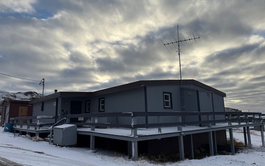 Commercial Building 199 – 4 bedroom home, central location, great opportunity!